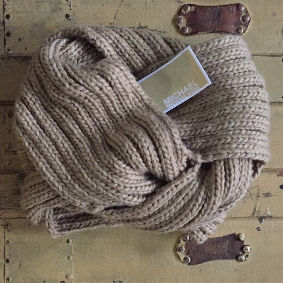 NWT MICHAEL KORS STRETCH CAMEL CHUNKY KNIT SCARF SNOOD INFINITY SCARF NEUTRAL OS - Picture 2 of 9